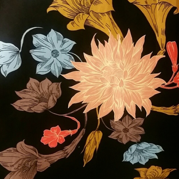 Zara floral print skirt black floral 2382 XS or S - Picture 5 of 6